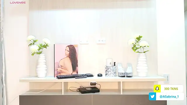 Snapshot of SabrinaAlcantara1 chatting on December 14, 12:49 am SabrinaAlcantara1 online show from December 14, 12:49 am