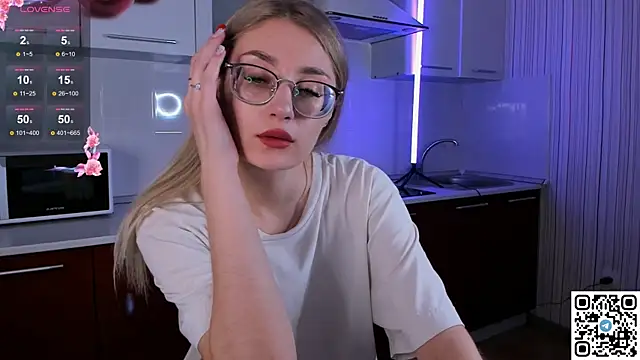 LivyyBossom online show from December 13, 3:21 pm