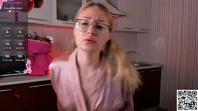 LivyyBossom online show from February 1, 6:08 pm