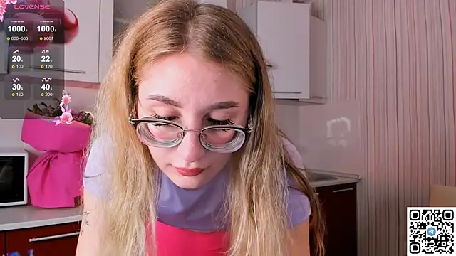 LivyyBossom online show from February 4, 7:00 pm