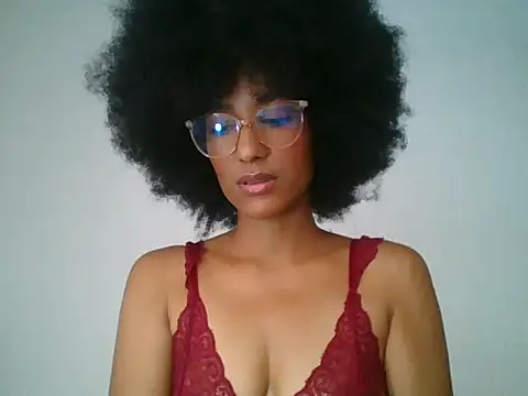 Snapshot of violettamartins chatting on April 15, 9:26 pm violettamartins online show from April 15, 9:26 pm