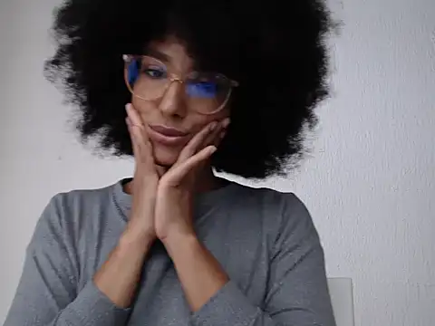 violettamartins online show from April 28, 8:47 pm