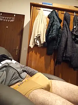 Snapshot of Brucekind chatting on February 28, 8:10 pm Brucekind online show from February 28, 8:10 pm