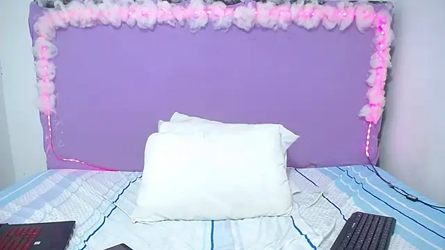 Snapshot of Amberhernandez chatting on January 14, 3:43 am Amberhernandez online show from January 14, 3:43 am