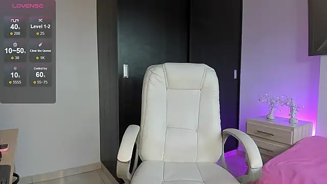 ALANAH KITTY online show from December 12, 7:37 pm