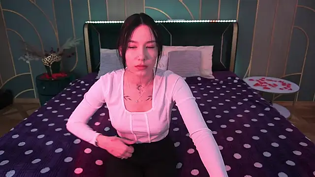Snapshot of NikkiGoldSide chatting on March 17, 1:50 pm NikkiGoldSide online show from March 17, 1:50 pm