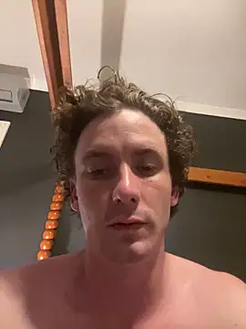 Snapshot of bradleyjamesmc chatting on January 6, 7:35 pm bradleyjamesmc online show from January 6, 7:35 pm