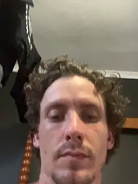 Snapshot of bradleyjamesmc chatting on January 15, 2:46 pm bradleyjamesmc online show from January 15, 2:46 pm