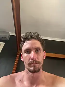 Snapshot of bradleyjamesmc chatting on February 9, 11:04 am bradleyjamesmc online show from February 9, 11:04 am