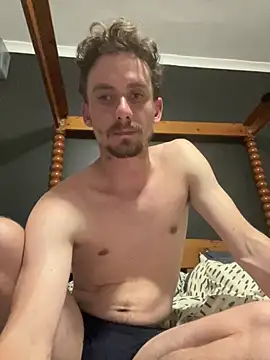 Snapshot of bradleyjamesmc chatting on February 10, 5:19 pm bradleyjamesmc online show from February 10, 5:19 pm