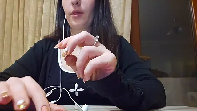 Snapshot of AlejandraDelaney chatting on December 30, 10:12 pm AlejandraDelaney online show from December 30, 10:12 pm