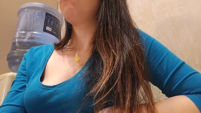 Snapshot of AlejandraDelaney chatting on January 24, 4:17 pm AlejandraDelaney online show from January 24, 4:17 pm