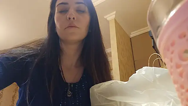 Snapshot of AlejandraDelaney chatting on February 28, 4:10 pm AlejandraDelaney online show from February 28, 4:10 pm