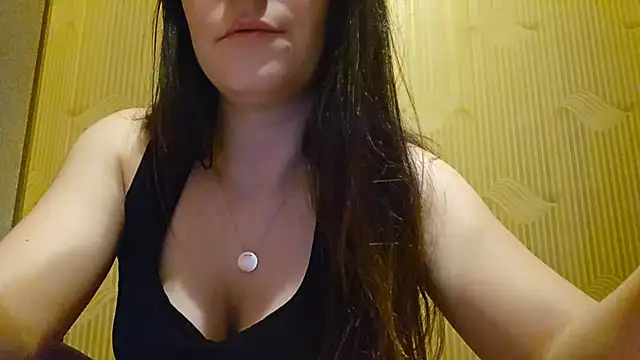 Snapshot of AlejandraDelaney chatting on March 18, 2:04 pm AlejandraDelaney online show from March 18, 2:04 pm