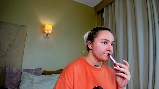 Debbie Taylor online show from December 7, 7:43 pm