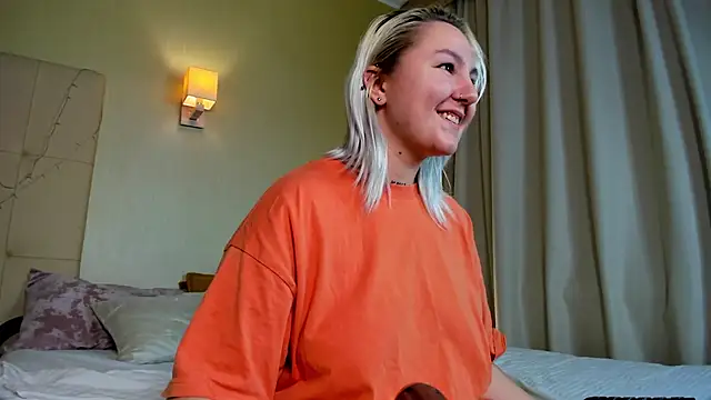 Debbie Taylor online show from December 8, 9:08 pm