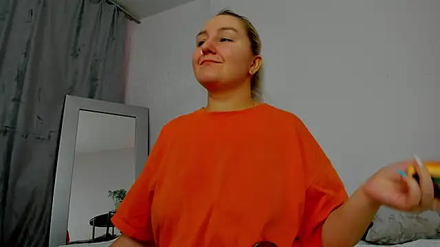 Debbie Taylor online show from December 9, 6:03 pm