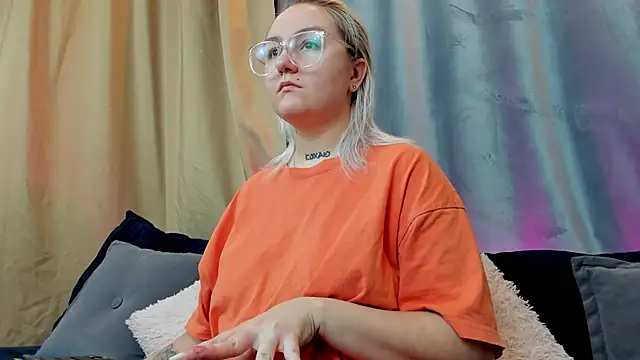 Debbie Taylor online show from December 12, 3:37 pm