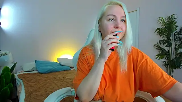 Debbie Taylor online show from February 24, 4:49 pm