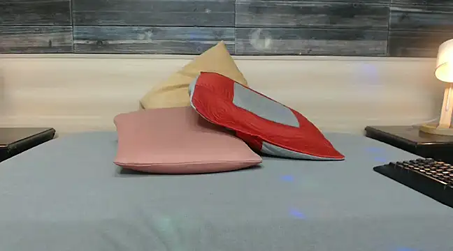 Snapshot of nahomibecker chatting on January 25, 11:44 am nahomibecker online show from January 25, 11:44 am