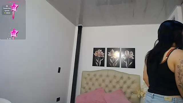 lily f00x online show from April 10, 12:32 pm