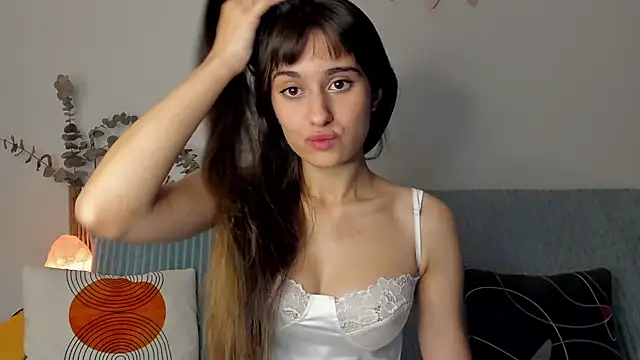 Snapshot of erika_hoiree chatting on September 16, 3:29 am erika hoiree online show from September 16, 3:29 am