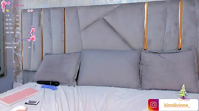 KimDevinne online show from December 31, 11:42 am