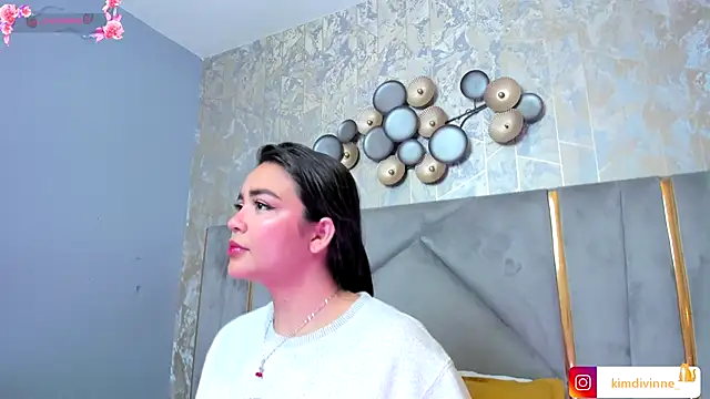 KimDevinne online show from November 20, 2:45 am