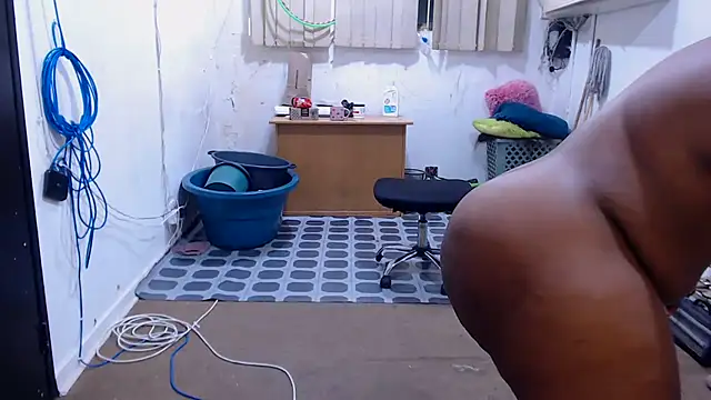 BigbootyNickyx online show from February 5, 10:47 pm