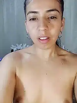 Snapshot of anngela01 chatting on December 2, 1:58 am anngela01 online show from December 2, 1:58 am