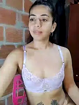 Snapshot of anngela01 chatting on January 2, 9:43 am anngela01 online show from January 2, 9:43 am