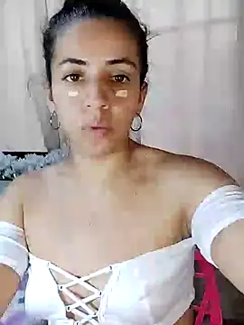 Snapshot of anngela01 chatting on January 4, 8:05 pm anngela01 online show from January 4, 8:05 pm