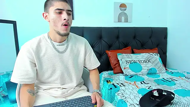 PhilipRich online show from December 10, 1:11 am