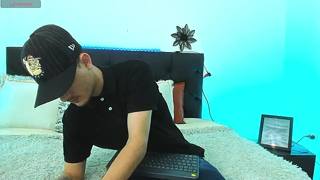 PhilipRich online show from March 3, 8:00 pm