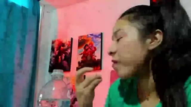 Snapshot of teffy_lee chatting on November 6, 9:05 pm teffy lee online show from November 6, 9:05 pm