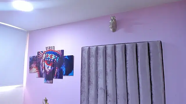 Luci And Sofi online show from November 19, 3:45 pm