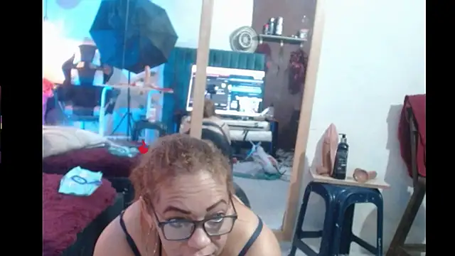 Snapshot of PervertedMature chatting on March 2, 11:06 am PervertedMature online show from March 2, 11:06 am