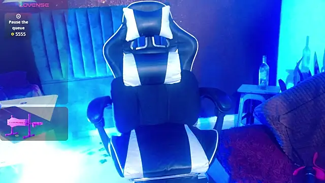 Snapshot of PervertedMature chatting on March 29, 3:39 am PervertedMature online show from March 29, 3:39 am