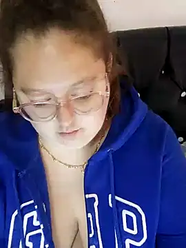 Chloee ep online show from January 12, 9:51 pm