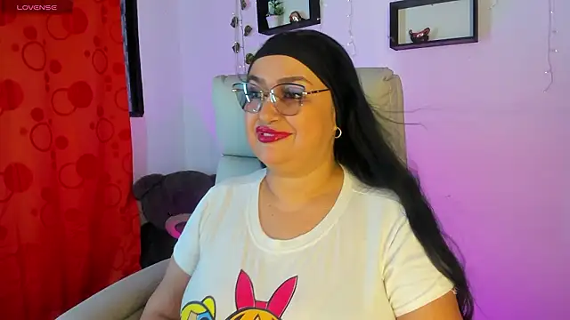 Gia Nahomi online show from February 4, 10:36 pm