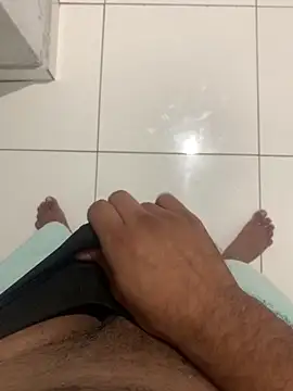 VouchingLagging online show from November 6, 11:15 pm