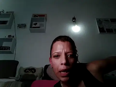 prettyblueeyes420 online show from November 29, 3:20 am