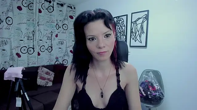 Snapshot of DanaaRey chatting on March 3, 11:33 am DanaaRey online show from March 3, 11:33 am