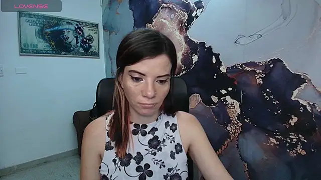 Snapshot of DanaaRey chatting on September 19, 11:33 am DanaaRey online show from September 19, 11:33 am