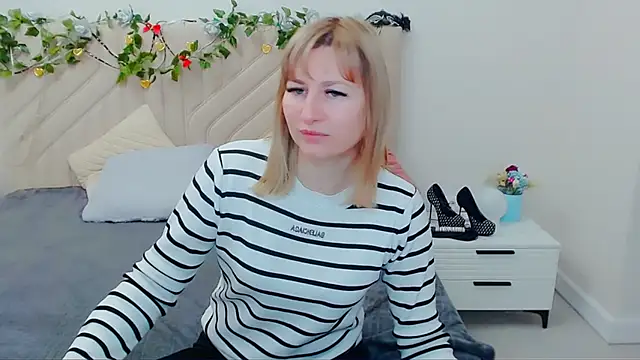 Snapshot of Incredible_Ariela chatting on March 7, 7:27 am Incredible Ariela online show from March 7, 7:27 am