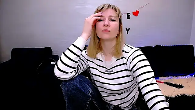 Snapshot of Incredible_Ariela chatting on March 13, 12:23 pm Incredible Ariela online show from March 13, 12:23 pm