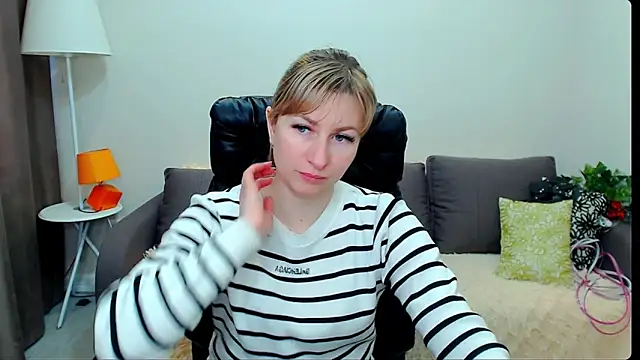 Snapshot of Incredible_Ariela chatting on March 14, 11:37 am Incredible Ariela online show from March 14, 11:37 am