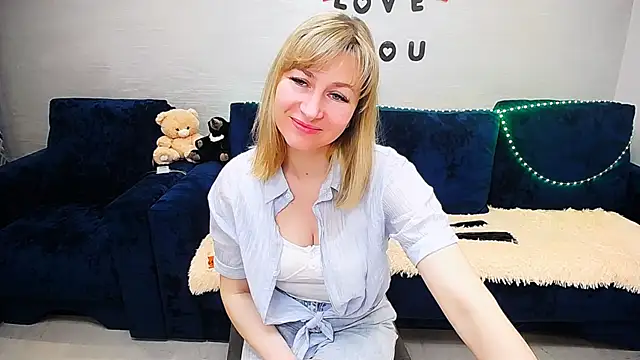 Snapshot of Incredible_Ariela chatting on April 4, 10:57 am Incredible Ariela online show from April 4, 10:57 am