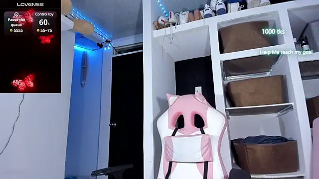 emily palmeer online show from February 8, 9:13 am