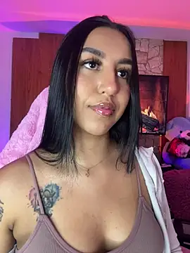 Snapshot of Tamara_Roberts1 chatting on April 3, 3:26 am Tamara Roberts1 online show from April 3, 3:26 am